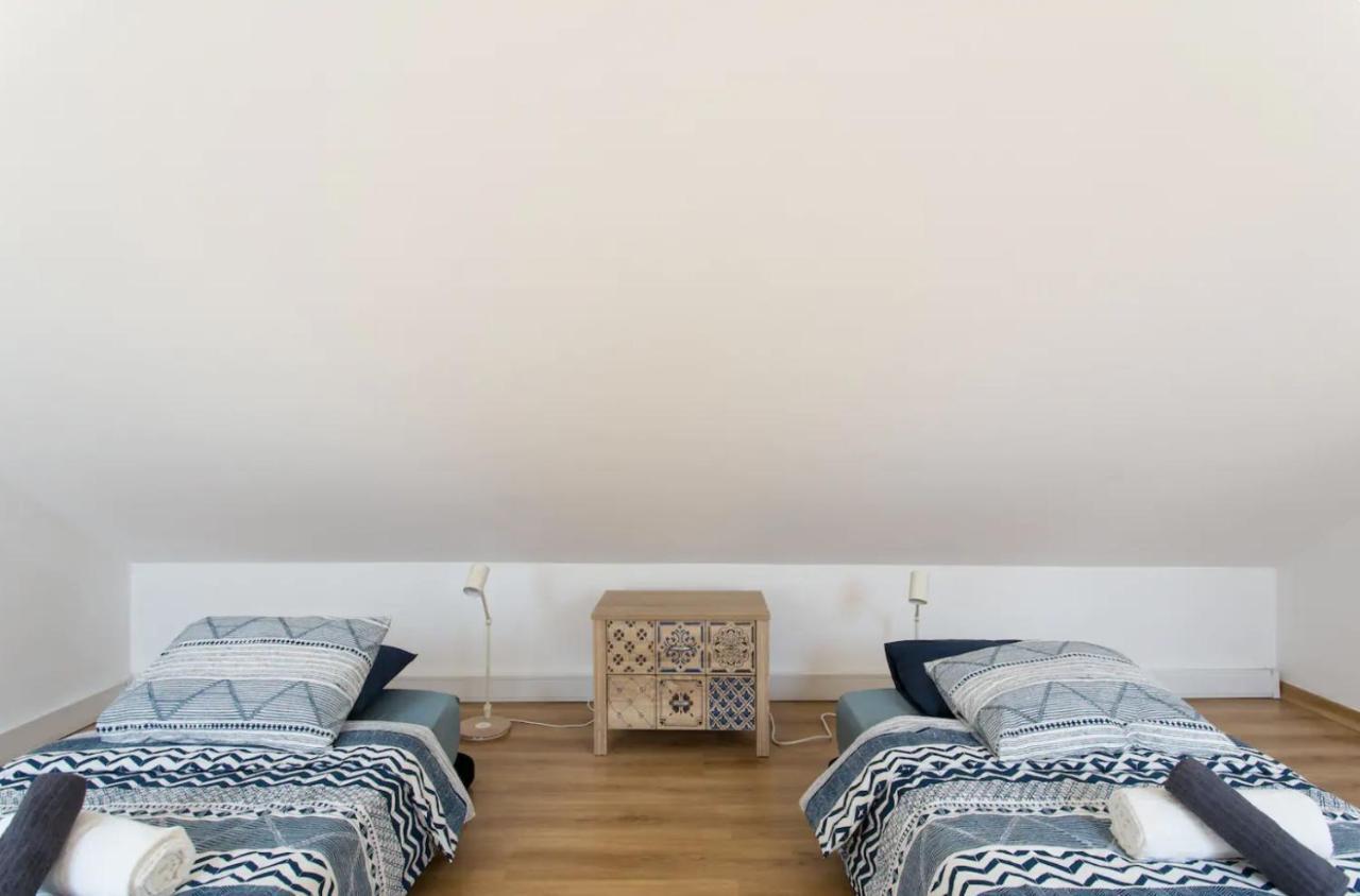 Beautiful 3-Story House In Chiado With A 40M² Private Terrace Apartment ลิสบอน ภายนอก รูปภาพ