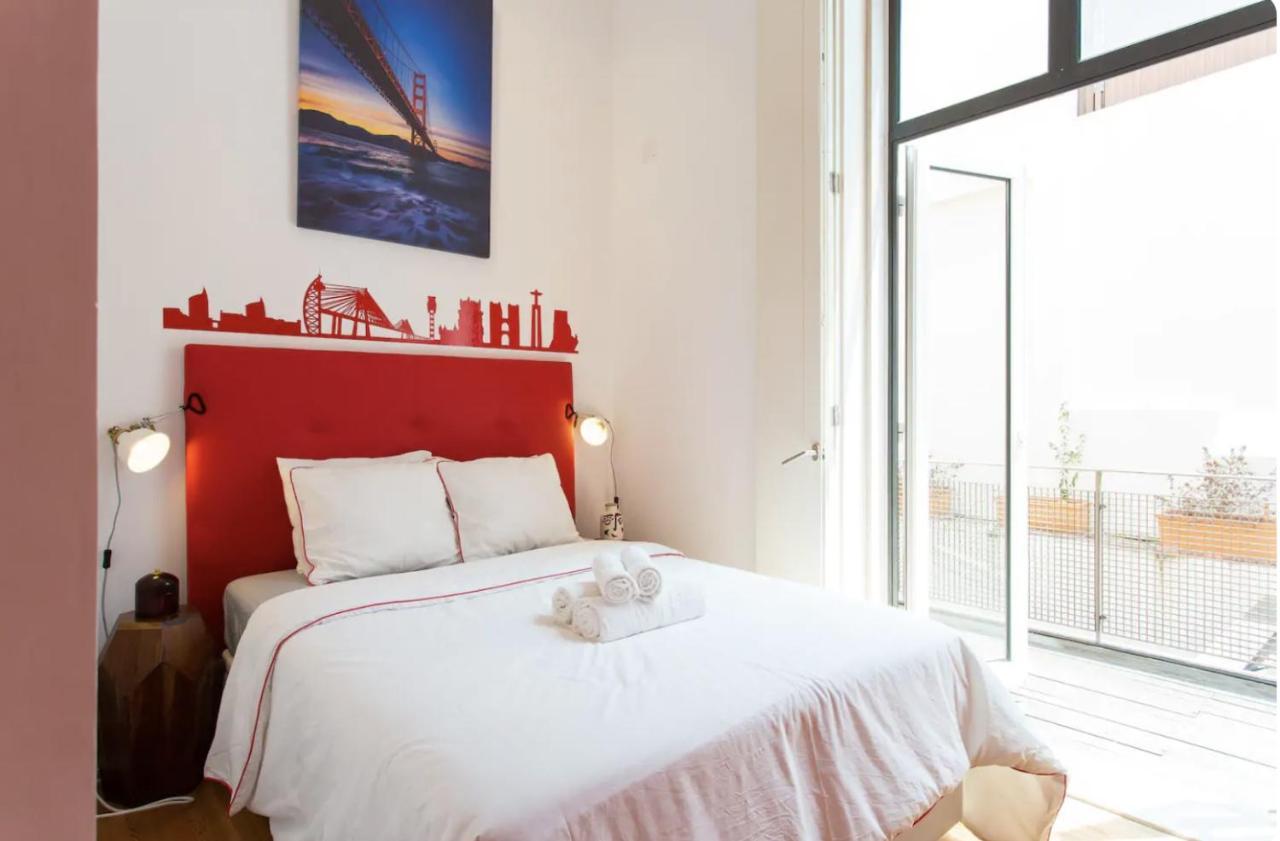 Beautiful 3-Story House In Chiado With A 40M² Private Terrace Apartment ลิสบอน ภายนอก รูปภาพ
