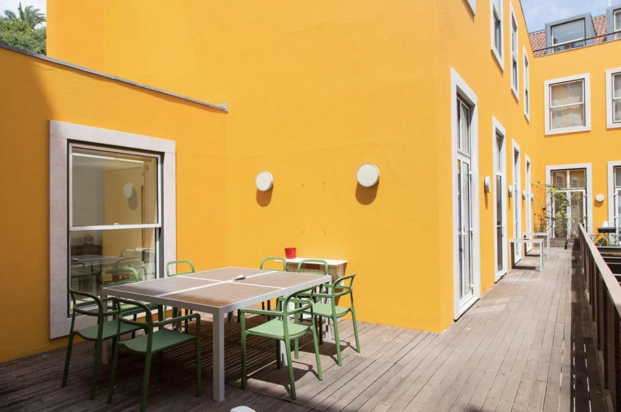 Beautiful 3-Story House In Chiado With A 40M² Private Terrace Apartment ลิสบอน ภายนอก รูปภาพ