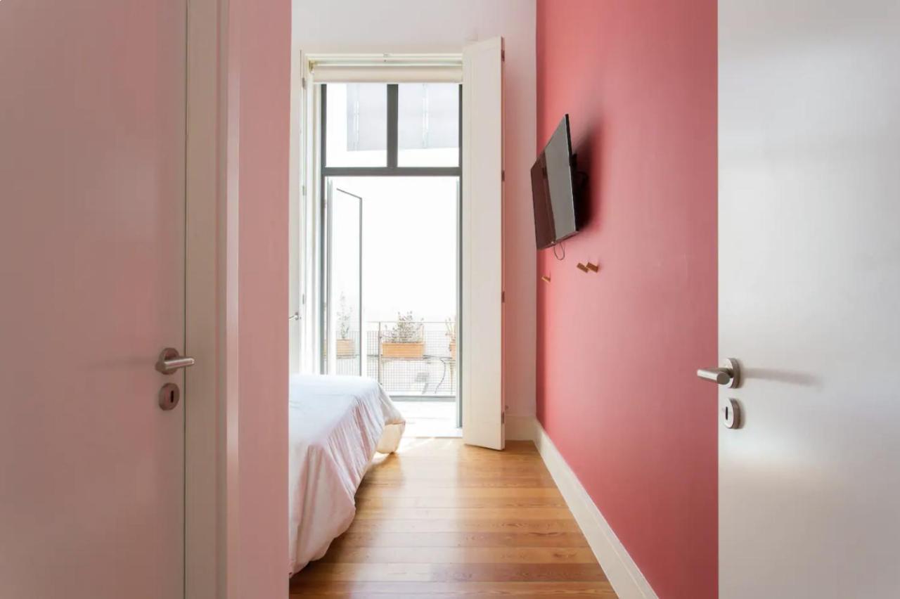 Beautiful 3-Story House In Chiado With A 40M² Private Terrace Apartment ลิสบอน ภายนอก รูปภาพ