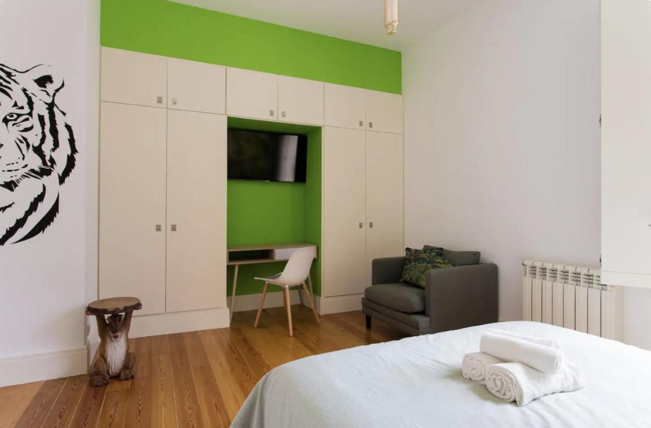 Beautiful 3-Story House In Chiado With A 40M² Private Terrace Apartment ลิสบอน ภายนอก รูปภาพ