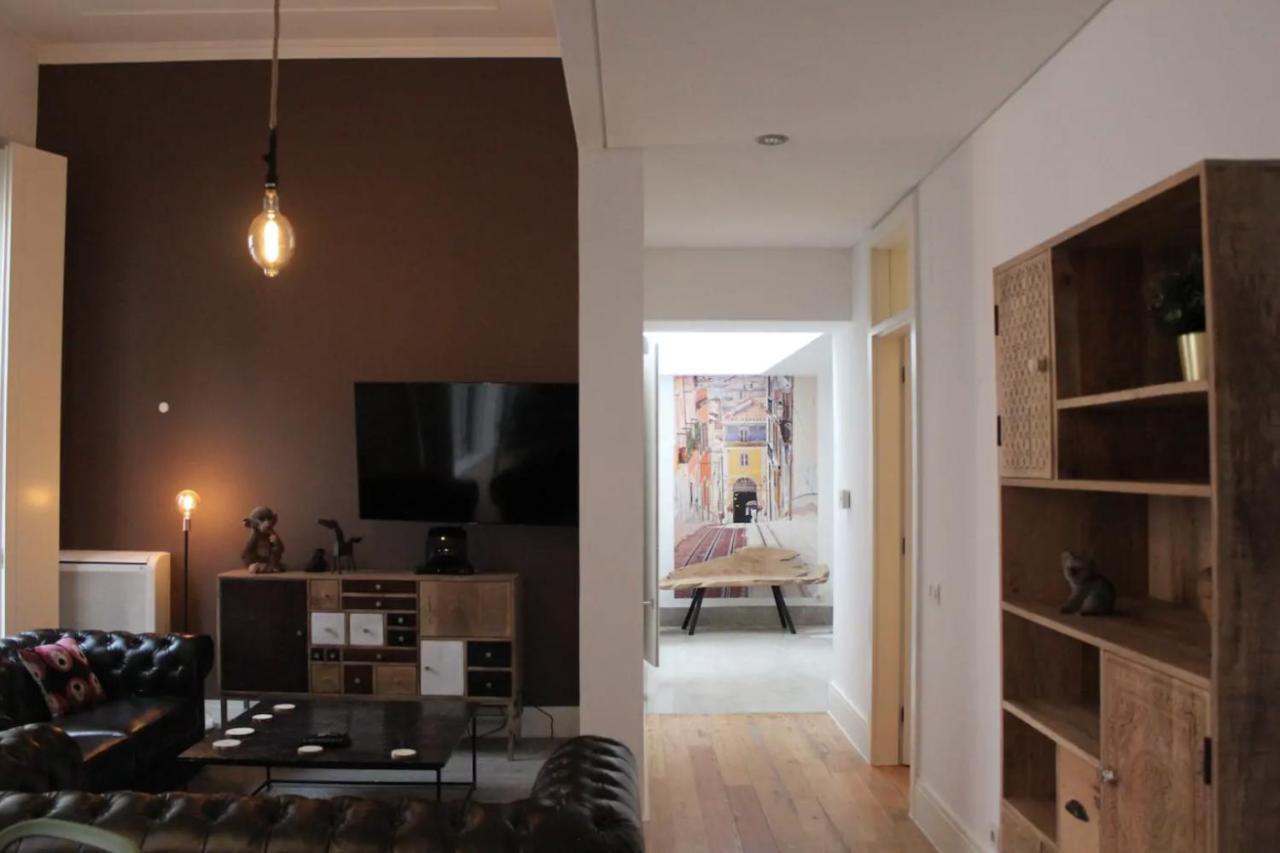 Beautiful 3-Story House In Chiado With A 40M² Private Terrace Apartment ลิสบอน ภายนอก รูปภาพ