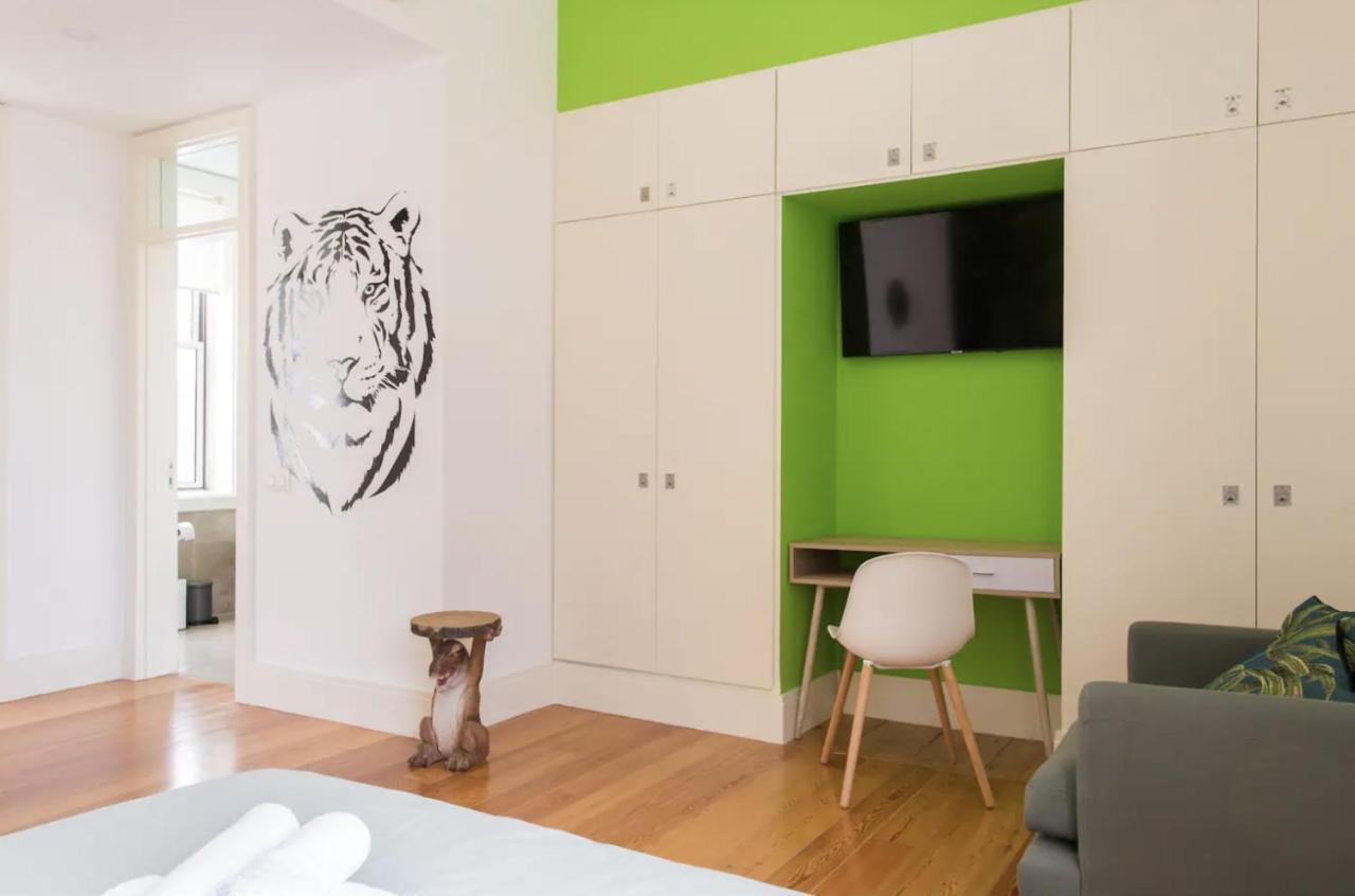 Beautiful 3-Story House In Chiado With A 40M² Private Terrace Apartment ลิสบอน ภายนอก รูปภาพ
