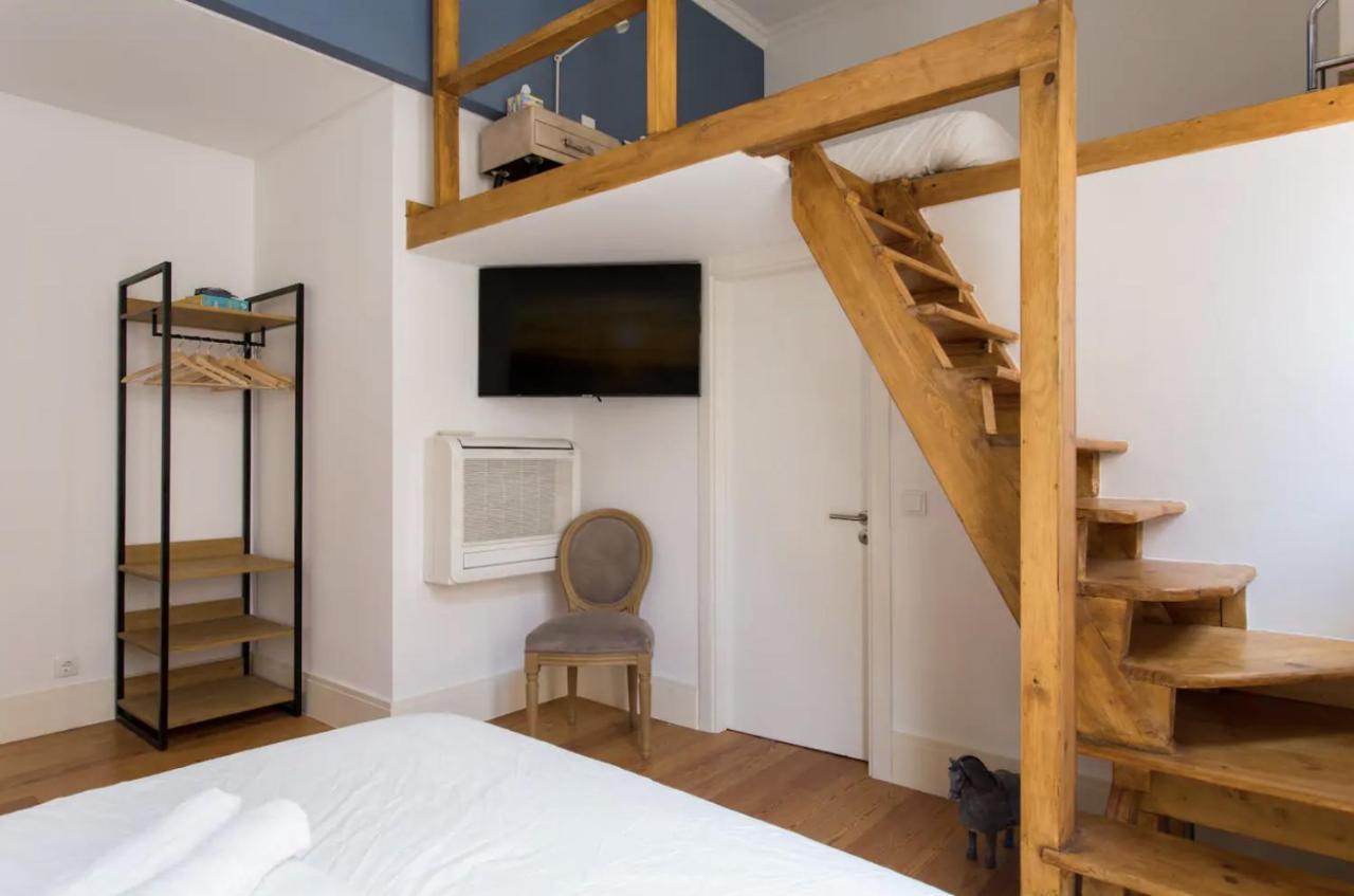 Beautiful 3-Story House In Chiado With A 40M² Private Terrace Apartment ลิสบอน ภายนอก รูปภาพ