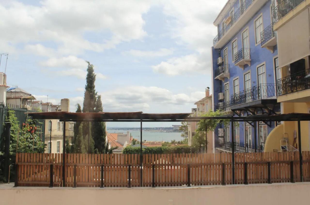 Beautiful 3-Story House In Chiado With A 40M² Private Terrace Apartment ลิสบอน ภายนอก รูปภาพ