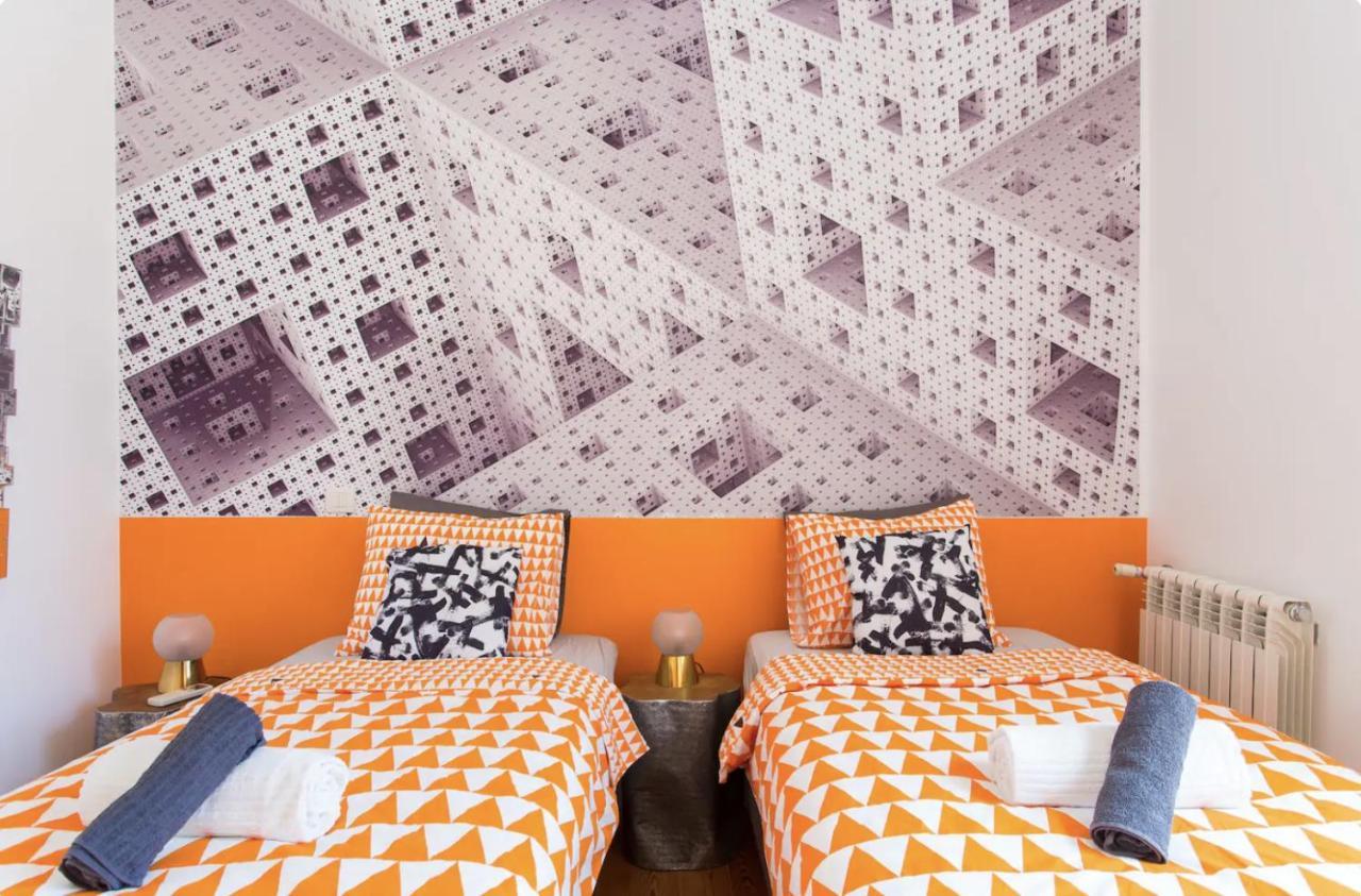 Beautiful 3-Story House In Chiado With A 40M² Private Terrace Apartment ลิสบอน ภายนอก รูปภาพ