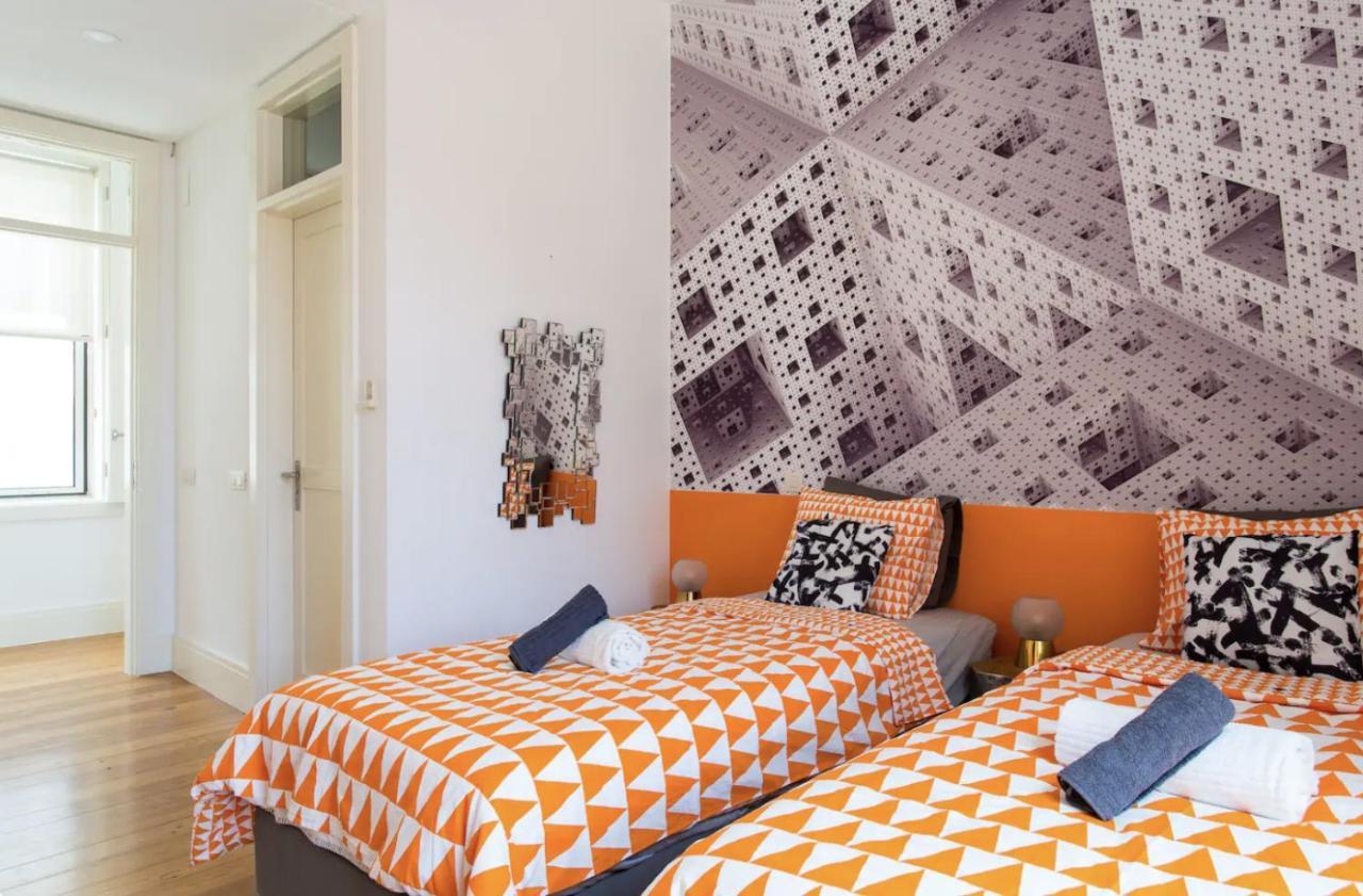 Beautiful 3-Story House In Chiado With A 40M² Private Terrace Apartment ลิสบอน ภายนอก รูปภาพ