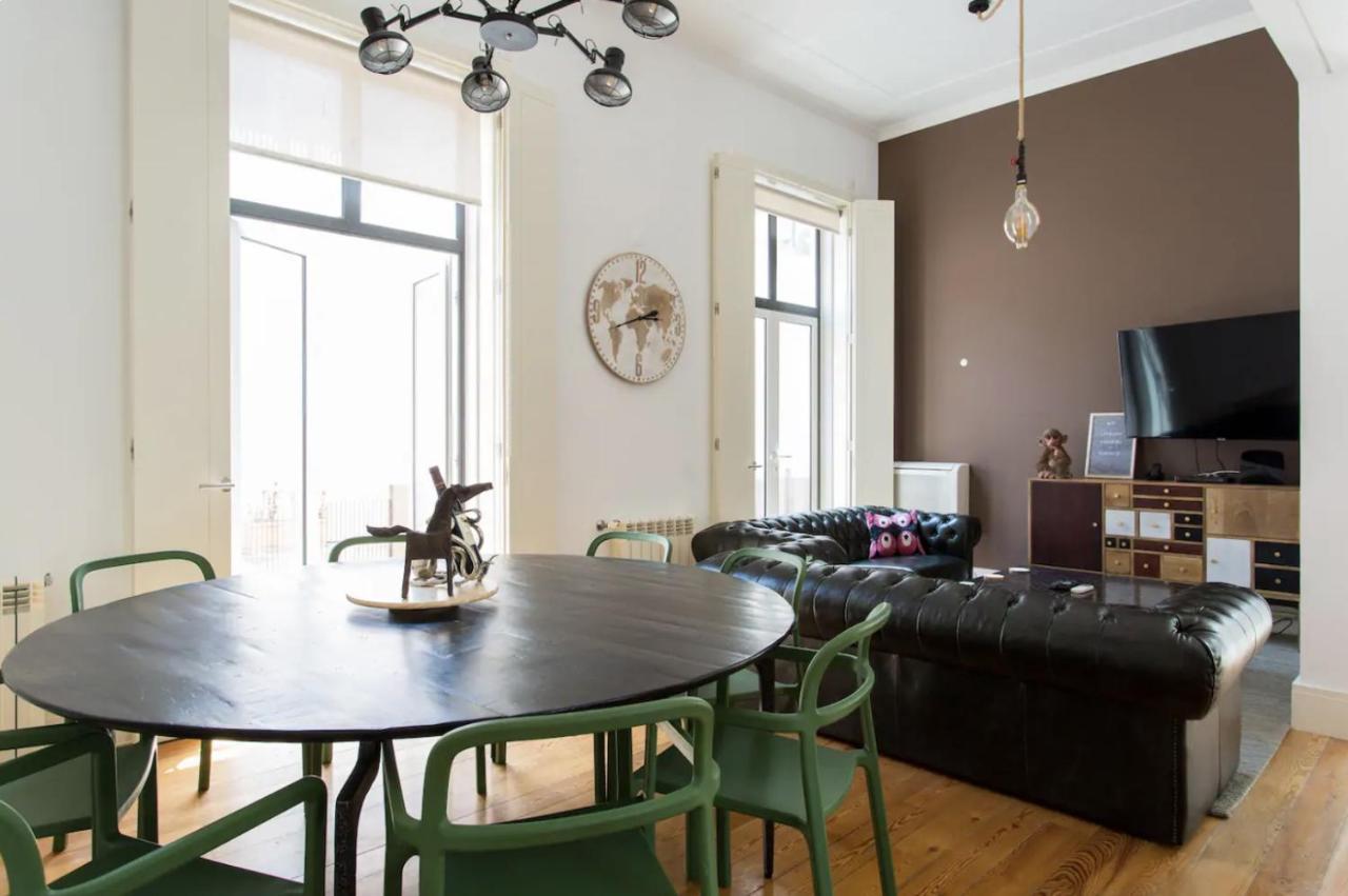 Beautiful 3-Story House In Chiado With A 40M² Private Terrace Apartment ลิสบอน ภายนอก รูปภาพ