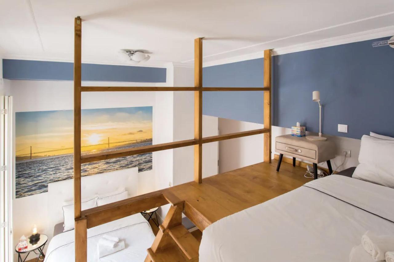 Beautiful 3-Story House In Chiado With A 40M² Private Terrace Apartment ลิสบอน ภายนอก รูปภาพ