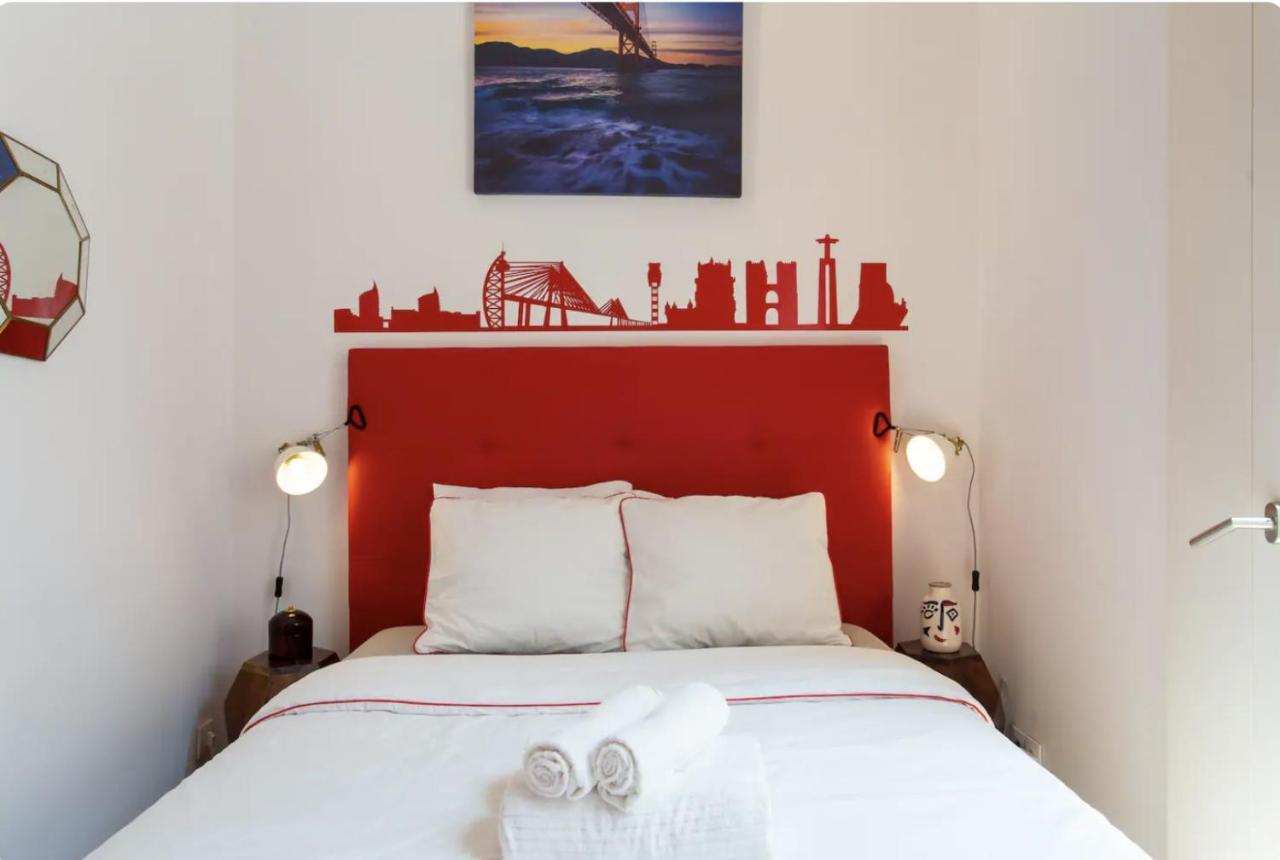 Beautiful 3-Story House In Chiado With A 40M² Private Terrace Apartment ลิสบอน ภายนอก รูปภาพ