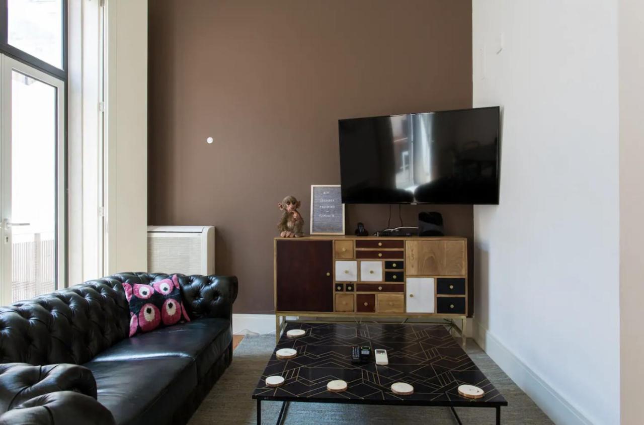 Beautiful 3-Story House In Chiado With A 40M² Private Terrace Apartment ลิสบอน ภายนอก รูปภาพ