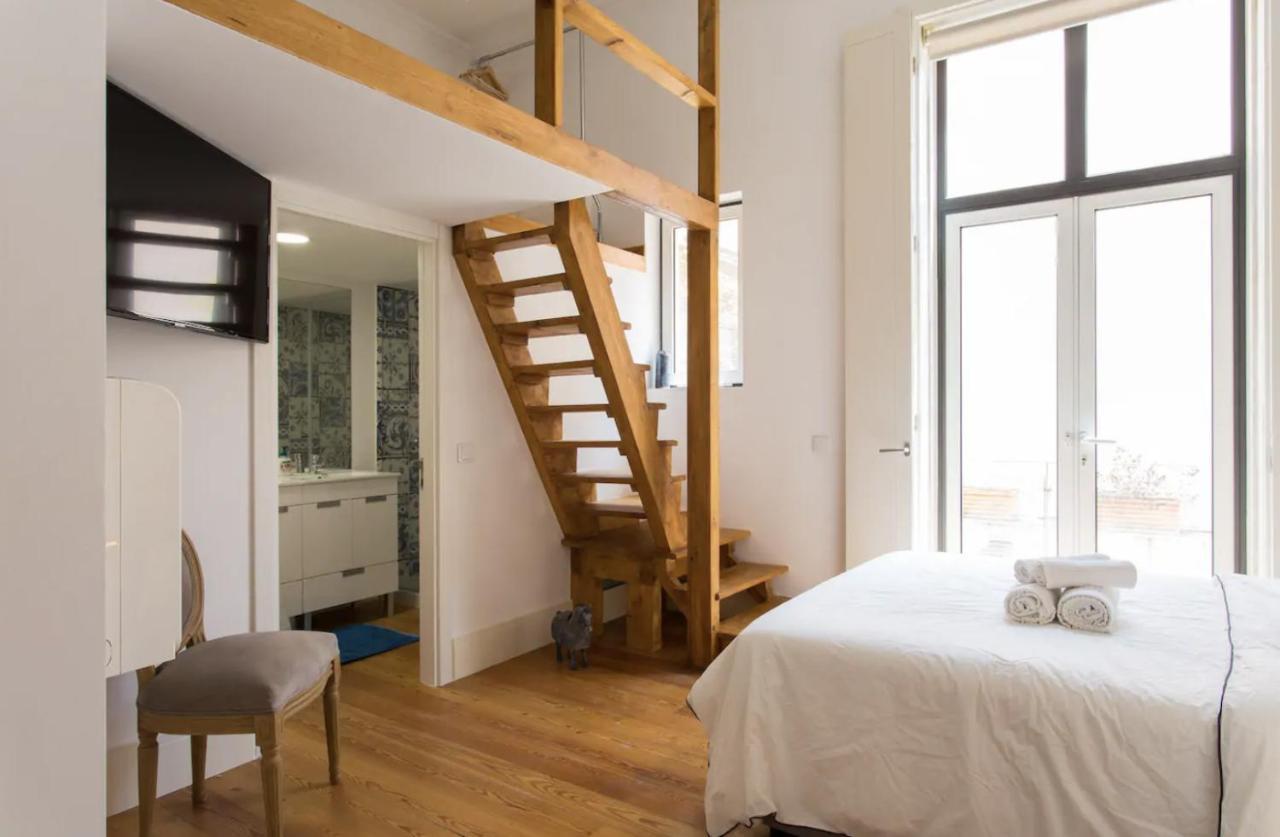 Beautiful 3-Story House In Chiado With A 40M² Private Terrace Apartment ลิสบอน ภายนอก รูปภาพ
