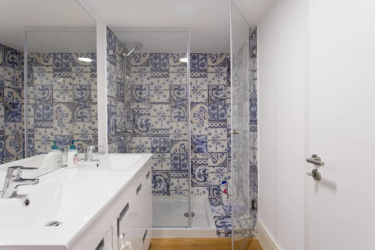 Beautiful 3-Story House In Chiado With A 40M² Private Terrace Apartment ลิสบอน ภายนอก รูปภาพ
